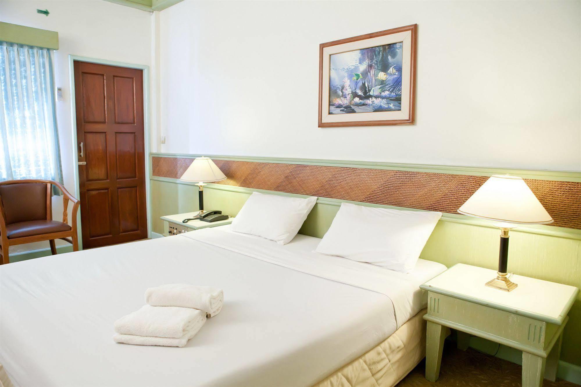Tanyong Hotel Narathiwat Bagian luar foto
