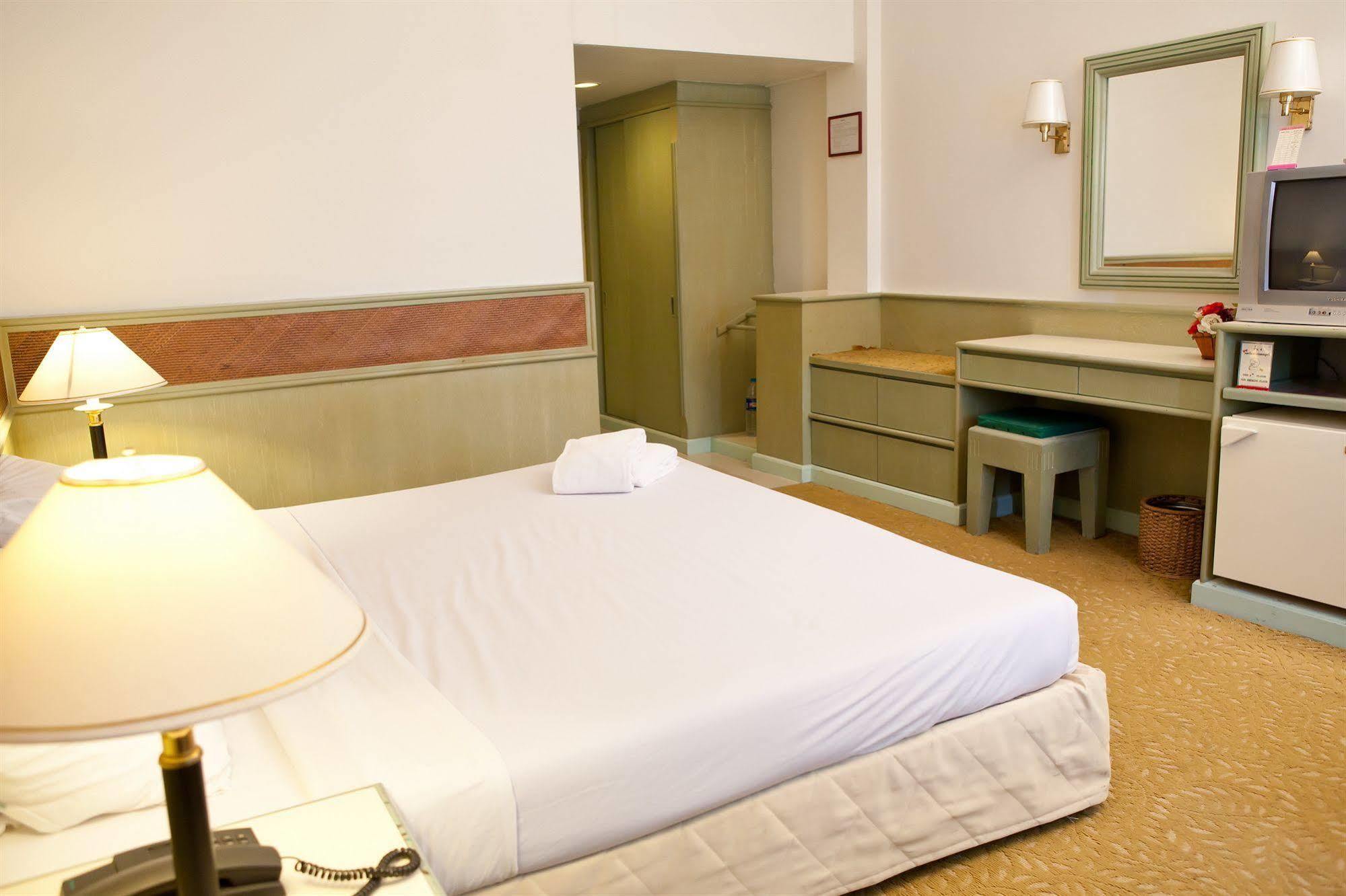 Tanyong Hotel Narathiwat Bagian luar foto